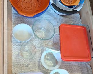 Assorted Kitchenware and Food Storage Lot with Pyrex Container and Multiple Strainers