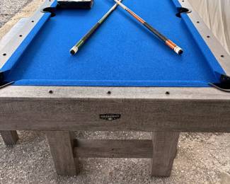 $500 - Hathaway Pool Table w/accessories