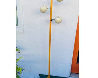 Floor lamp