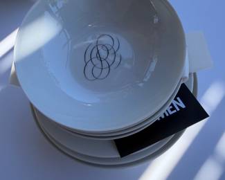 Script dishes by Raymond Loewy 1952