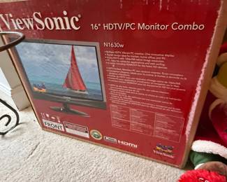 ViewSonic N1630w 16-inch HDTV/PC Monitor