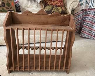 Vintage Pine Plate Rack with Scalloped Edge