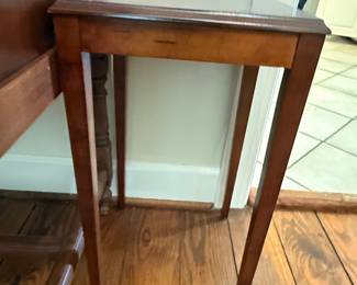 Federal Hepplewhite Style Cherry Stand
