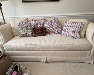 Traditional English Roll Arm Sofa with Damask Fabric