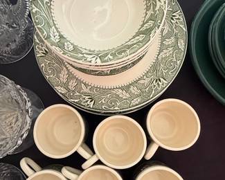 Vintage USA Green Leaf Pattern Stoneware Set by Royal China (The Old Curiosity Shop)
