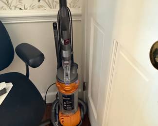 Dyson DC25 Animal Ball Upright Vacuum Cleaner