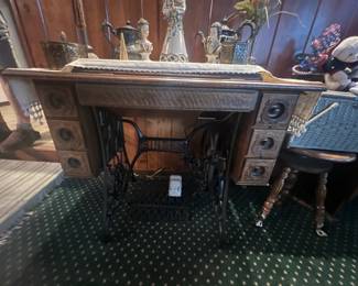 Singer Sewing Machine