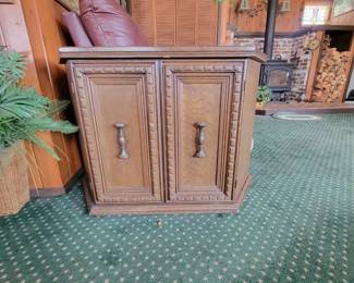 MidCentury Cabinet Showcases