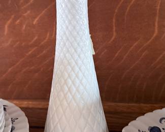 Elegant vintage milk-glass bud vase featuring a raised diamond pattern and graceful tapered shape perfect for florals, weddings, or cottage-style décor! 🤍✨
