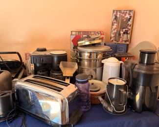 Toasters, coffee makers and small appliances