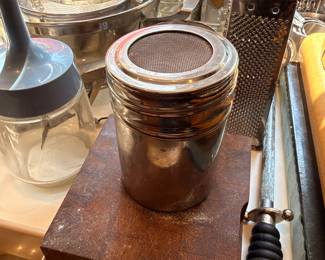 Stainless flour sifter and kitchen tools