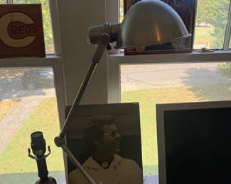 Adjustable metal desk lamp