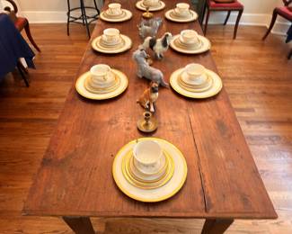 Theodore Haviland Windsor china service on harvest table
