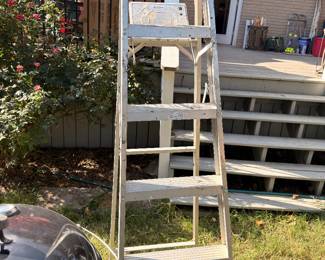 Wooden step ladder