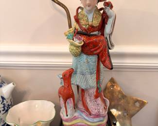 Chinese famille rose porcelain figurine lamp