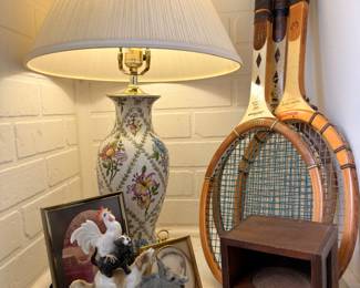 Hand-painted porcelain floral table lamp