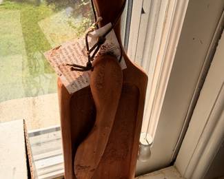 Wood cutting boards and bread boards