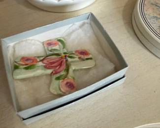 Porcelain rose basket and dresser items