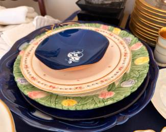 Majolica plate with cobalt and gold band china