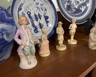 Chinese blue and white ginger jar and figurine
