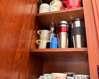 Travel mugs and coffee cups