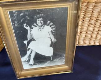 Framed 1920s portrait photograph in gold frame