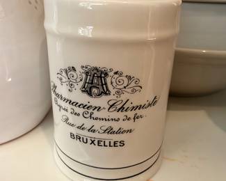 Antique Belgian apothecary crock, Bruxelles