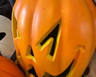 Halloween posable skeleton decoration