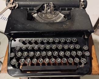 Vintage CORONA Typewriter 