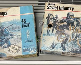 US Assault Troops & Soviet Infantry Figurine Sets 
