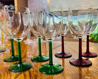 LUMINARC Green/Red Stemmed Wine Glasses - 1970s 