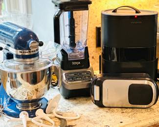 Kitchen Aid mixer, Ninja blender and many other kitchen appliances