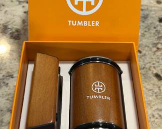 Tumbler self-leveling drink/cup holder set