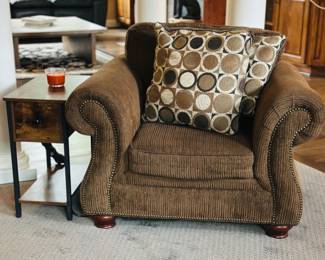 Corduroy accent chair