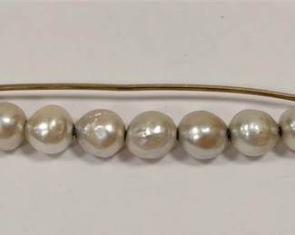 PIN WITH EIGHT 7-8mm FRESH WATER PEARLS