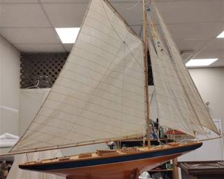 LARGE WOOD MODEL OF A j-class RACING YACHT