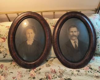 Oval bubble glass frames