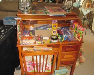 Chlids roll top desk