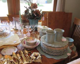 Table w/6 chairs