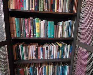 An excellent library of works on horticultural subjects,composed of about 400 volumes.