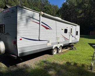 Jay Flight 31’ trailer w/2 slide-outs