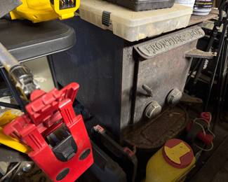 Frontier-Box wood stove