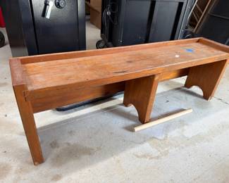 WOODEN BENCH