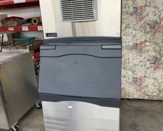 ICE MACHINE