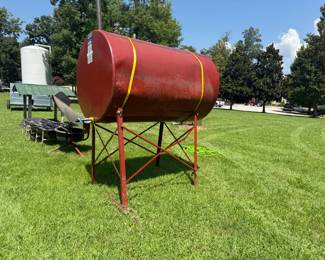 FUEL TANK WITH STAND