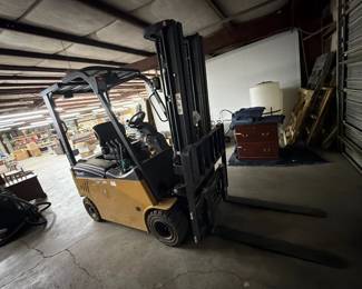 FORKLIFT