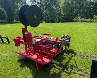 MT RAISED BED MECHANICAL TRANSPLANTER