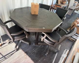 POKER TABLE AND CHAIRS