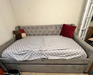 Trundle Bed from Rooms To Go