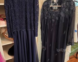 Ladies’ clothing 